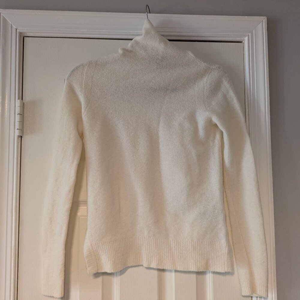 Banana Republic turtleneck, size xs